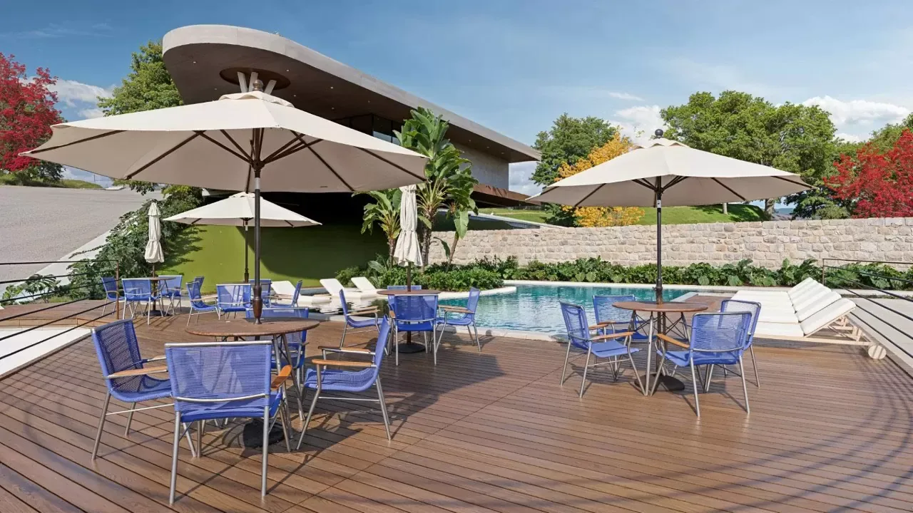 Piscina com Espreguiçadeiras e Deck — Lauto's Residencial